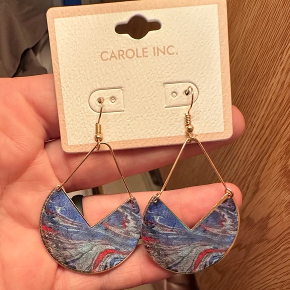 Gorgeous Carole & Co earrings - Picture 2 of 3